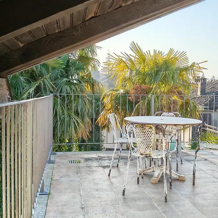 Romantic Attic Retreat With Panoramic Terrace, Steps From The * Cerro (Laveno-Mombello)