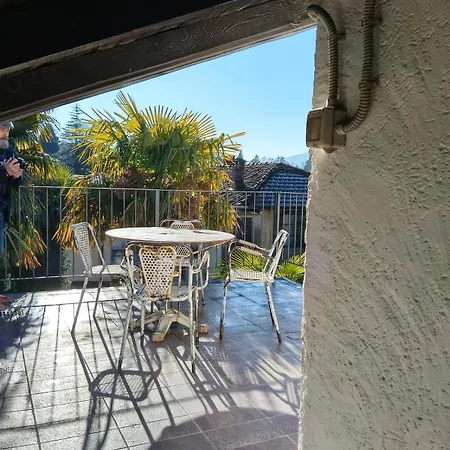 Romantic Attic Retreat With Panoramic Terrace, Steps From The Cerro (Laveno-Mombello)