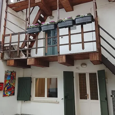 Romantic Attic Retreat With Panoramic Terrace, Steps From The Apartment *