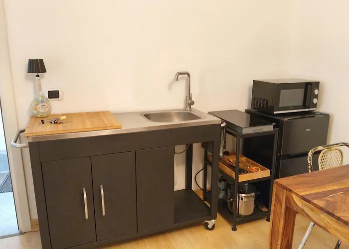 Romantic Attic Retreat With Panoramic Terrace, Steps From The Apartament Cerro (Laveno-Mombello)