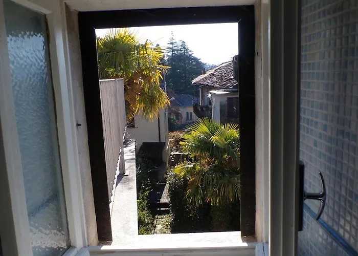 Apartament Romantic Attic Retreat With Panoramic Terrace, Steps From The *