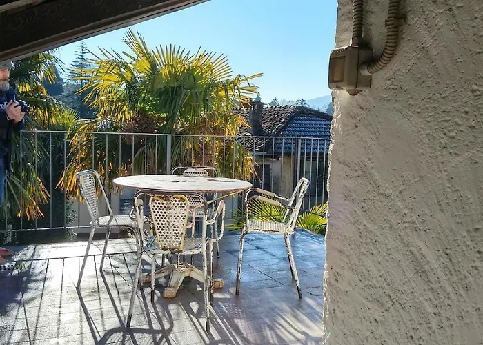 Romantic Attic Retreat With Panoramic Terrace, Steps From The Cerro (Laveno-Mombello)