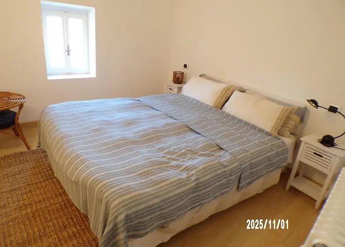 Romantic Attic Retreat With Panoramic Terrace, Steps From The *