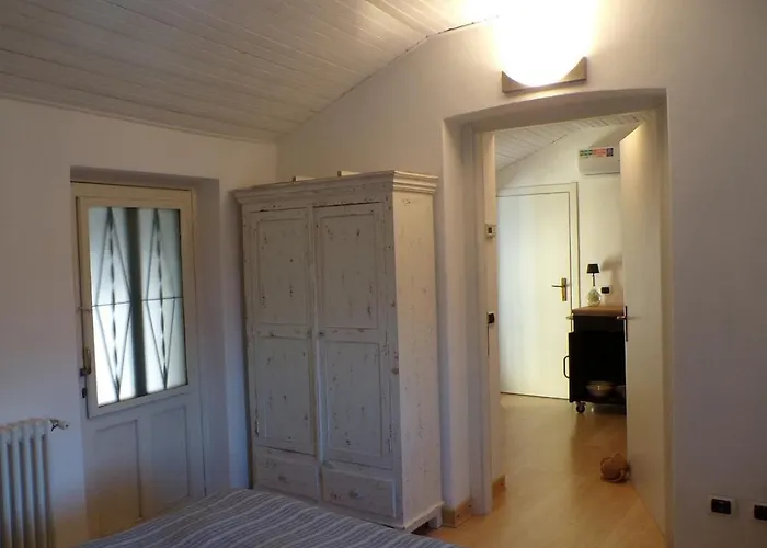 Romantic Attic Retreat With Panoramic Terrace, Steps From The